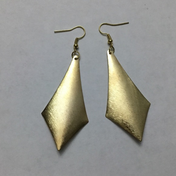 Jewelry - ⭐️3 FOR 12⭐️*Gold colored rhombus dangle earrings